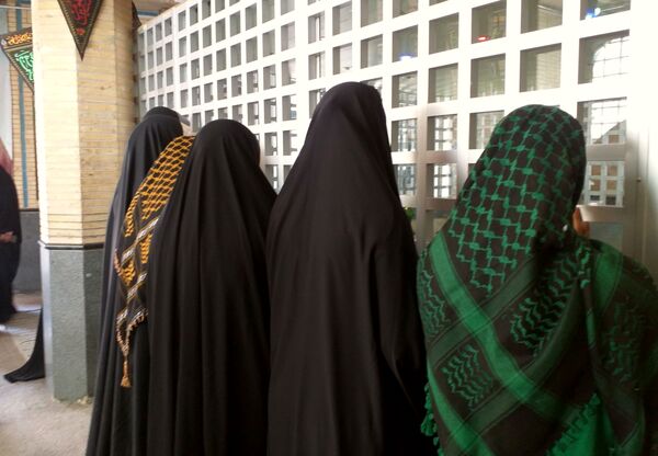 دختران اثرگذار شهرستان‌های تهران مزار سردار دلها و شهیده آیدا قاسمی را زیارت کردند