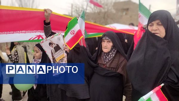 راهپیمایی 22 بهمن در روستای صرم قم