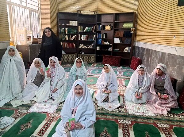 نماز پُل ارتباطی انسان با خداوند است