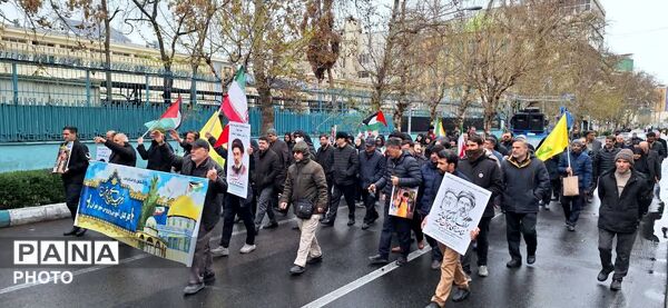 طنین پر شکوه مرگ بر اسرائیل و آمریکا فرهنگیان تهران
