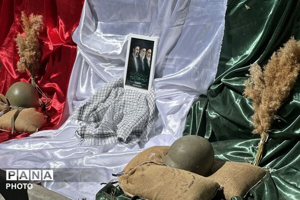 آیین «روایت ایستادگی» و گلباران مزار شهدای گمنام در شهر ارجمند 