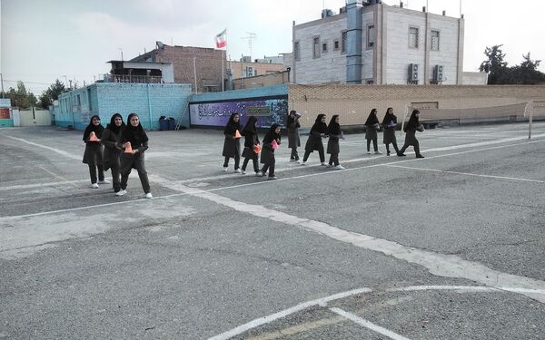 هفته بهداشت‌روان و مسابقات ورزشی در دبیرستان نمونه اندیشه شهرستان کاشمر