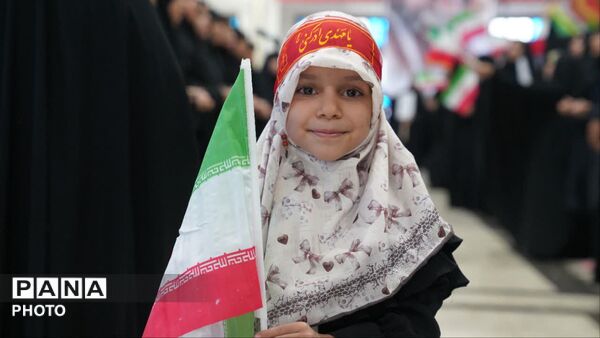 هم‌صدایی سه هزار دانش‌آموز اصفهانی در پویش ملی باید برخاست 