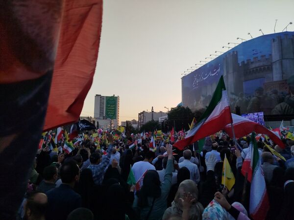 راهپیمایی 10 کیلومتری تهران به مناسبت عید غدیر و مقاومت در برابر تهدیدات دشمن