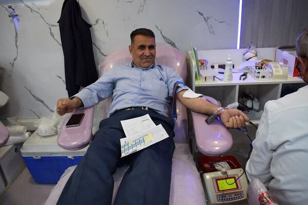 بازدید مدیر آموزش و پرورش بهاباد از پایگاه انتقال خون در بیمارستان حکیم بهابادی
