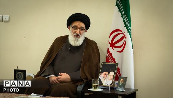 بیعت  اعضای شورای دانشگاه آزاد اسلامی استان البرز با سومین رهبر انقلاب اسلامی