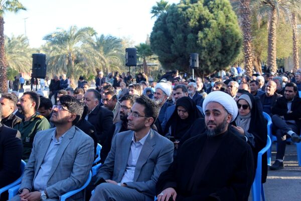 مثل نخل‌هایمان استوار ماندیم 