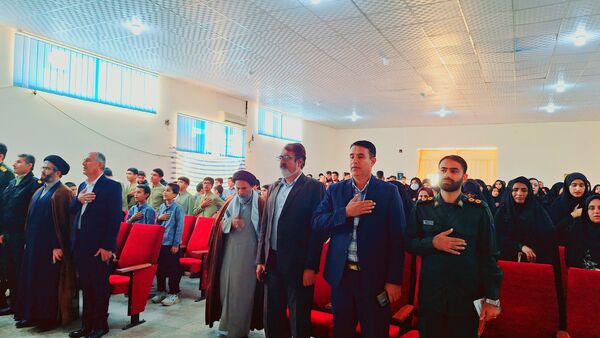 تجلیل از دانش‌آموزان نخبه مسابقات قرآن، عترت و نماز و تربیت‌بدنی