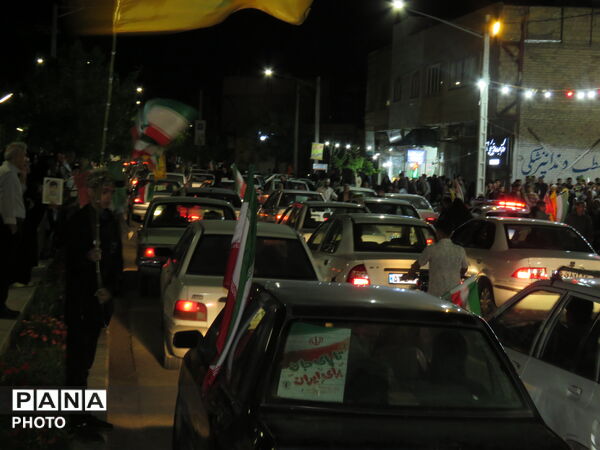 رژه دختران جان فدا همزمان با سراسر کشور در شهرستان خلیل آباد 