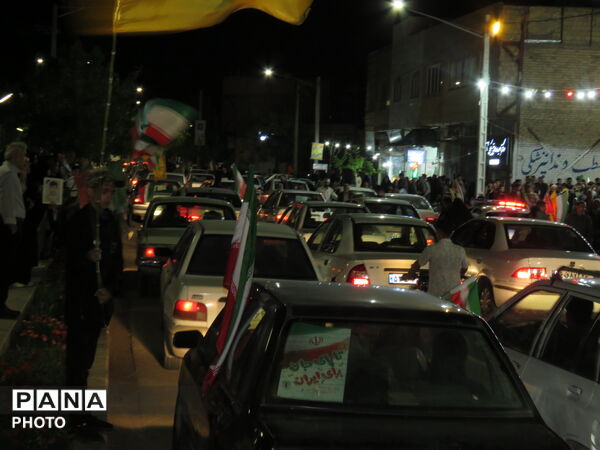 رژه دختران جان فدا همزمان با سراسر کشور در شهرستان خلیل آباد 