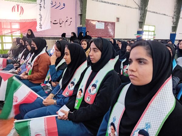 گردهمایی دختران نسل سلیمانی در دبیرستان فاطمه الزهرا(س) 