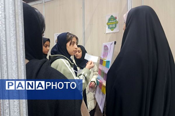 حضور دانش‌آموزان مدرسه طلیعه در نمایشگاه قرآن و عترت مجموعه ورزشی ایثار