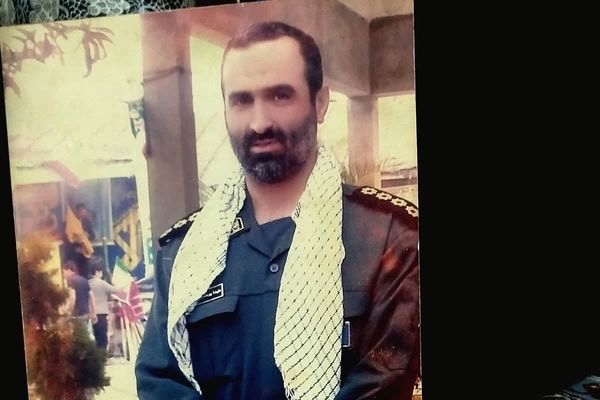 راه شهدا با ولایت و انتظار زنده است