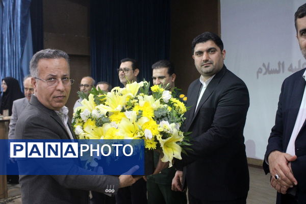 تجلیل از برگزیدگان دبیرستان شهید بهشتی شهرستان بوشهر (1)