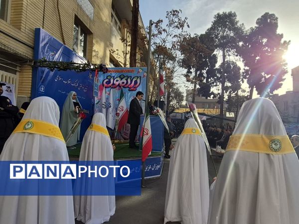 صدای انقلاب طنین انداز شد