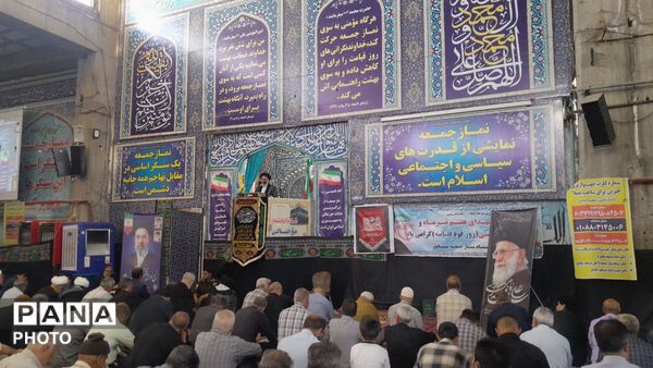 نماز جمعه در مسجد جامع شهرستان نیشابور 