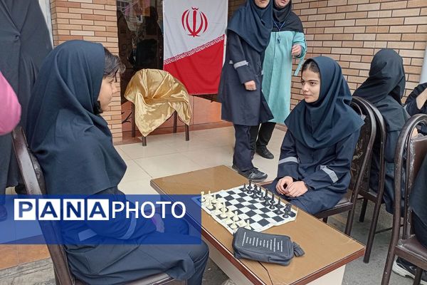  مراسم به مناسبت ۲۲ بهمن ماه در مدرسه شهید زهره‌وند، شهرستان قرچک