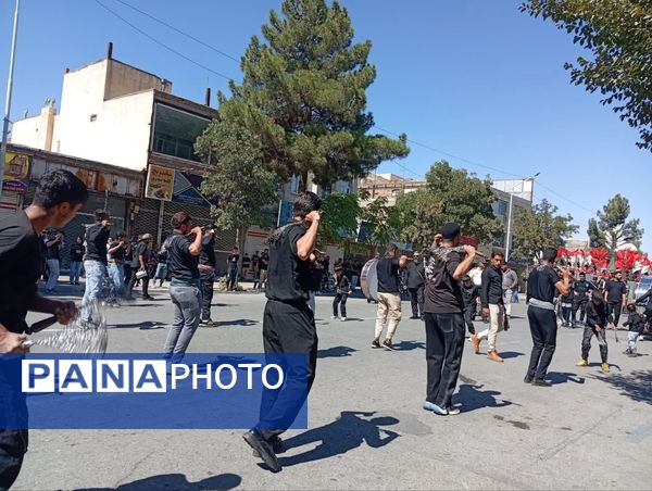 مراسم عزاداری و زنجیر زنی به مناسبت شهادت امام حسن عسکری«ع»