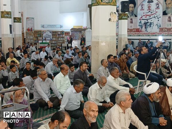 حضور مدیر آموزش و پرورش مه‌ولات در تریبون نماز جمعه