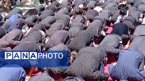 اقامه نماز ظهر عاشورا در کاشمر