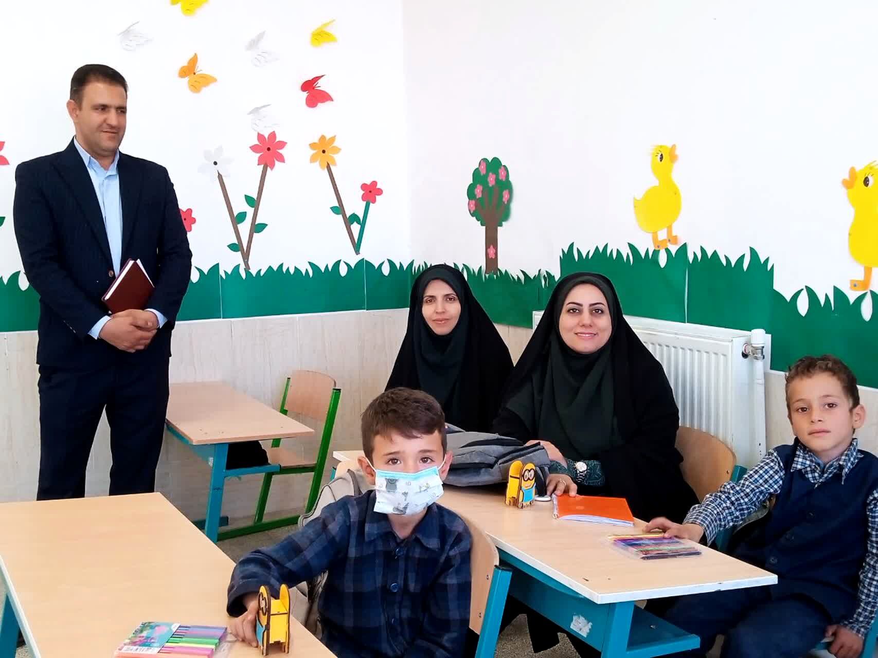 بازدید مسئولان آموزش و پرورش استان یزد از واحدهای آموزشی خاتم 