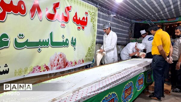 کیک ۸ متری کام پایتخت‌نشینان را شیرین کرد