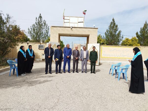 جشن مدرسه‌ای «ایرانمون» در مدرسه شهدای میانشهر