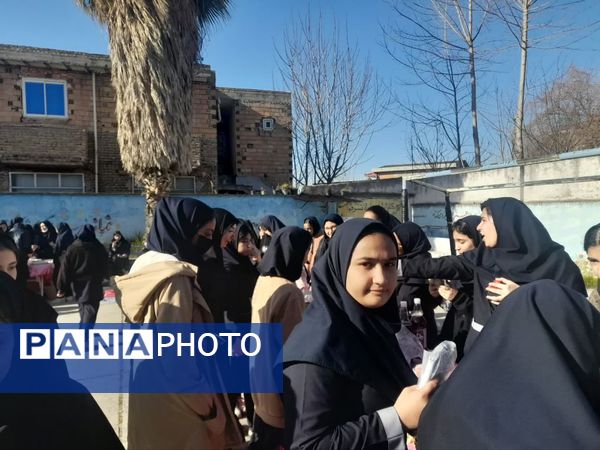 بازارچه دست‌سازهای دانش‌آموزی گلستان