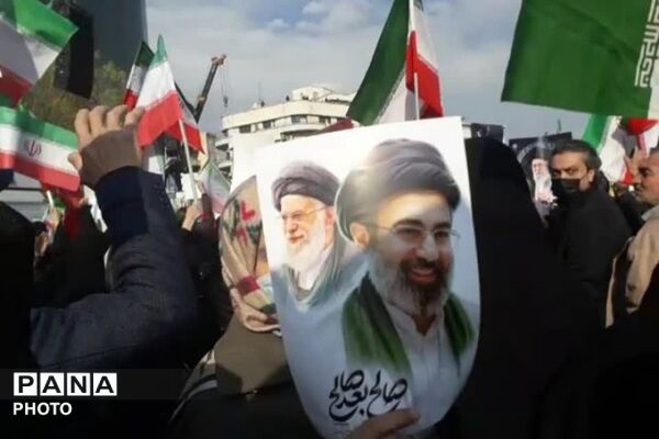 بیعت مردم انقلابی شهرری با سومین رهبر انقلاب 