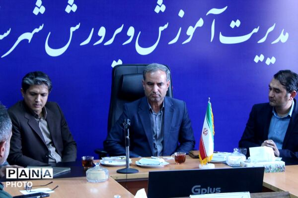 هم‌اندیشی مدیران مدارس و تشکل‌های دانش‌آموزی بجنورد