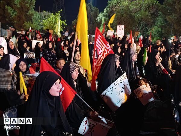 بعثت مردمی در میدان نبوت قم