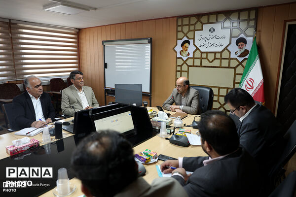 جلسه هماهنگی و هم افزایی بین دبیرخانه کمیسیون تخصصی توسعه آموزش عمومی قرآن کشور و معاونت آموزش متوسطه