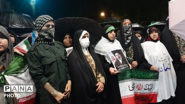 قیام مردم انقلابی کوهدشت زیر بارش الهی