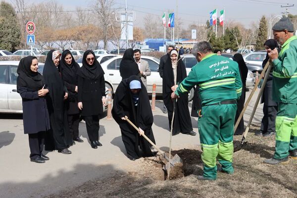 دانشگاه سبز می‌اندیشد