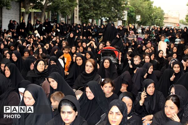  لبیک عاشورایی مردم نظرآباد در غروب دلتنگی کربلا
