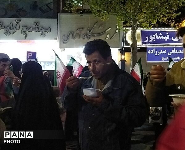 گذری بر فعالیت موکب گروه جهادی ریحانه النبی  در مراسم چهلم رهبر شهید و شهدای میناب 