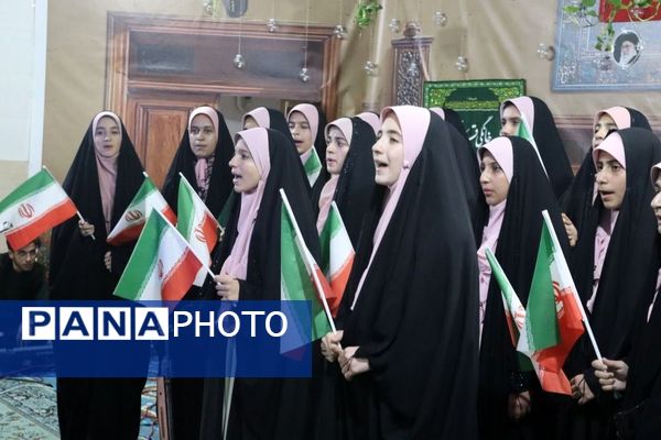 برگزاری باشکوه هشتمین محفل ویژه قرآنی «رواق» با محوریت ترویج جلسات خانگی قرآن کریم در شهرستان فلارد