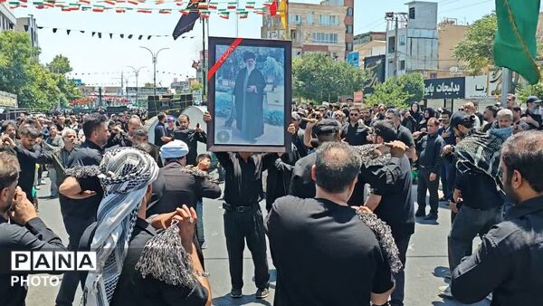 دسته‌های عزاداری ساوجبلاغ  در روز ظهر عاشورا 