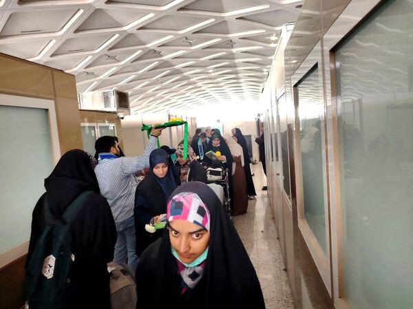 بازگشت کاروان‌های دانش‌آموزی حج عمره از ۶ استان کشور از ایستگا ه پروازی مشهد