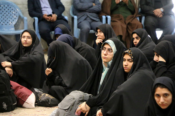اعزام نخستین گروه از دانش‌آموزان ناحیه 4 قم به اردوی راهیان نور