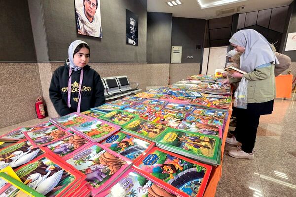 بازدید علمی دانش‌آموزان از نمایشگاه کتاب رباط‌کریم