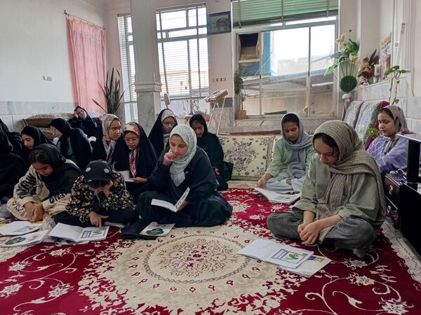 کلاس‌های اوقات فراغت دانش آموزان در روستای نقاب