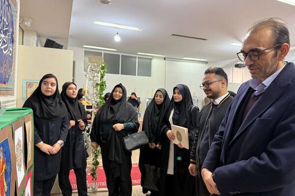 آیین افتتاحیه نمایشگاه هنری «ماها» در هنرستان شهید تاجیک بهارستان‌دو