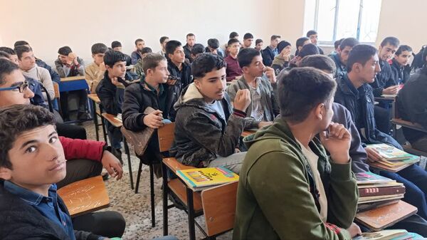 نشست جهاد تبیین به‌مناسبت گرامیداشت دهه‌مبارک فجر در مدرسه امام خمینی (ره) دیشموک