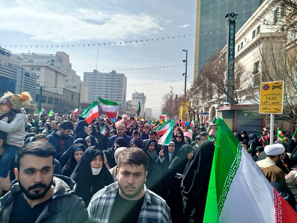 مردم در راهپیمایی ۲۲ بهمن، بار دیگر اتحاد خود را نشان دادند