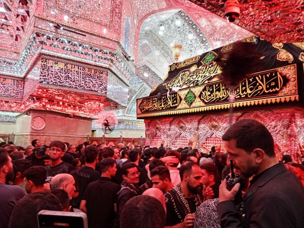 پیاده روی اربعین  و زیارت حرمین مطهر امام حسین علیه السلام و حضرت ابوالفضل عباس علیه السلام 