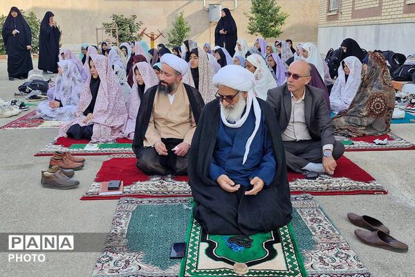 برپایی نماز استغاثه و باران در مدرسه منتصرین شاهد