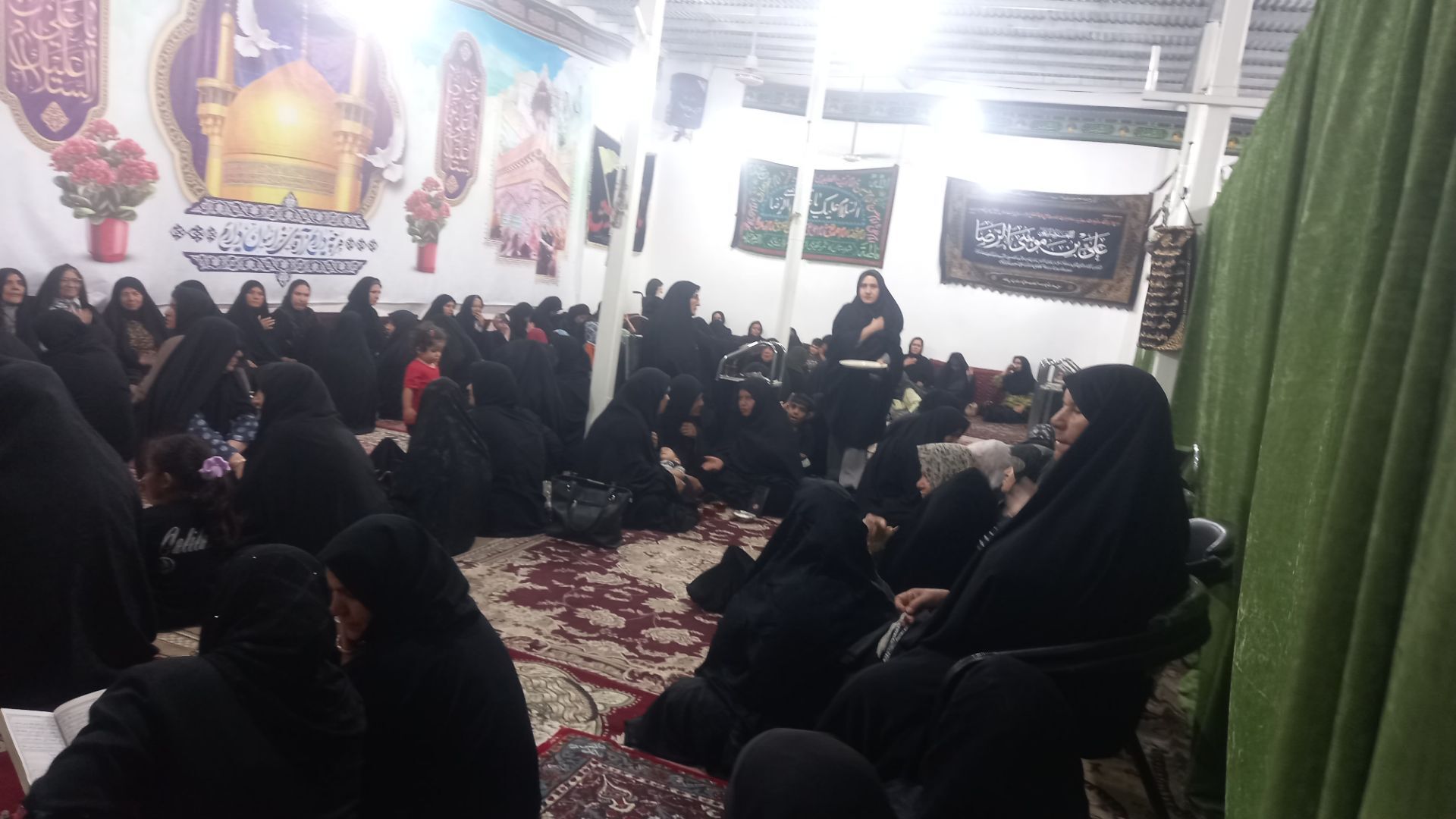 اجتماع عاشقان حسینی در شب اربعین در حسینیه امام رضا(ع)