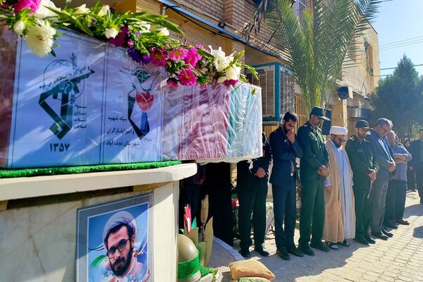 حضور پیکر شهید دانش‌آموز زینت بخش مدارس نجف‌آباد 