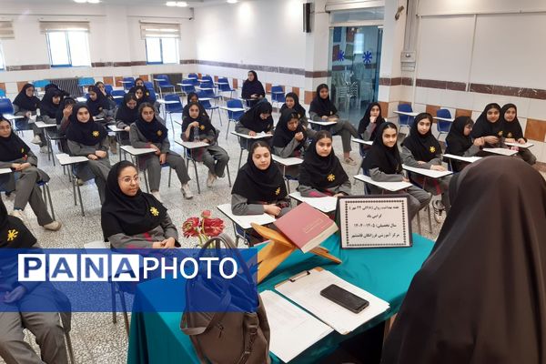 گرامیداشت هفته پیوند و بهداشت روانی در دبیرستان فرزانگان قائمشهر